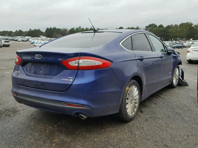 3FA6P0LU4DR219415 - 2013 FORD FUSION SE BLUE photo 4