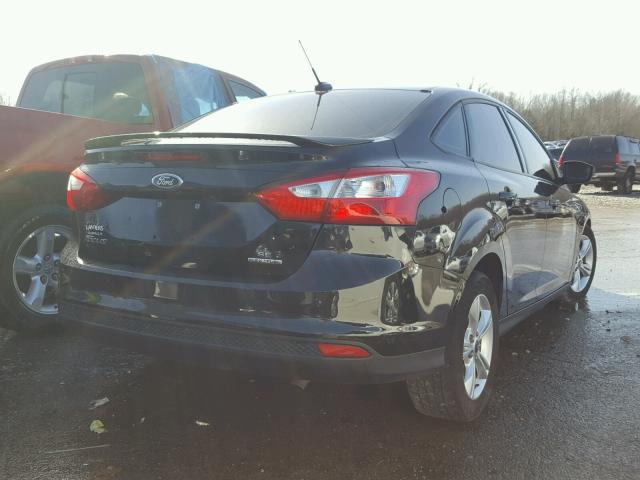 1FAHP3F29CL443975 - 2012 FORD FOCUS SE BLACK photo 4