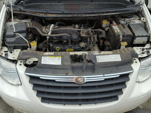 2C4GP54L15R284201 - 2005 CHRYSLER TOWN & COU WHITE photo 7