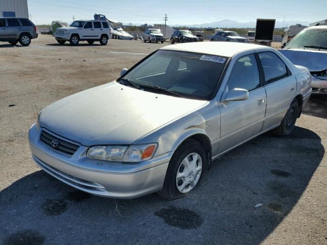 4T1BG22K21U780250 - 2001 TOYOTA CAMRY CE SILVER photo 2