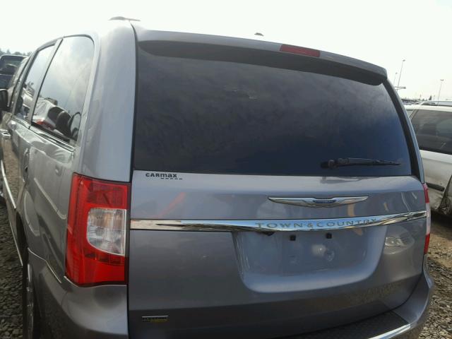 2C4RC1BG2ER242834 - 2014 CHRYSLER TOWN & COU SILVER photo 3