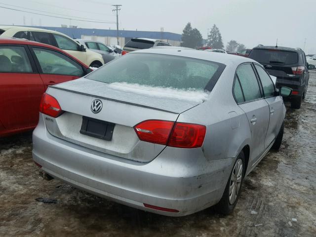 3VW2K7AJ8DM309802 - 2013 VOLKSWAGEN JETTA BASE ვერცხლისფერი ფოტო 4