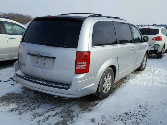 2A8HR54PX8R111968 - 2008 CHRYSLER TOWN & COU SILVER photo 4