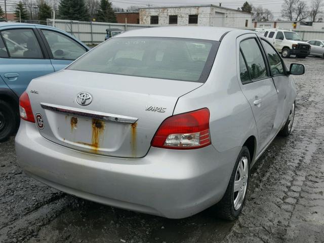 JTDBT923571040946 - 2007 TOYOTA YARIS SILVER photo 4