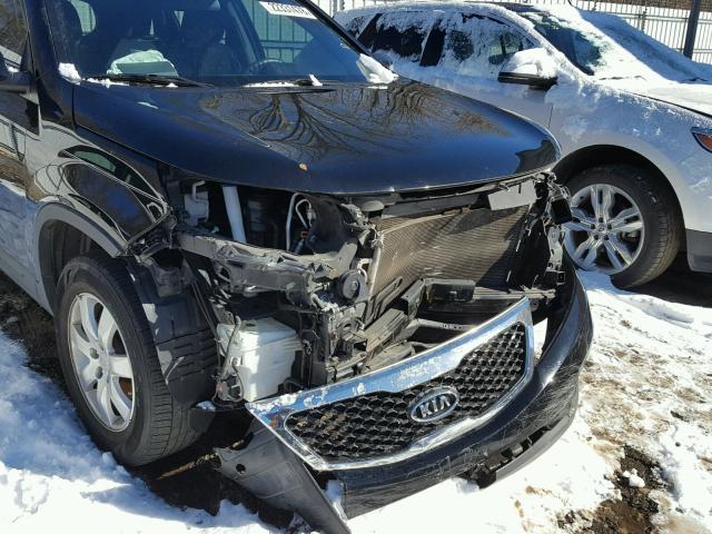 5XYKT3A16BG030335 - 2011 KIA SORENTO BA BLACK photo 9