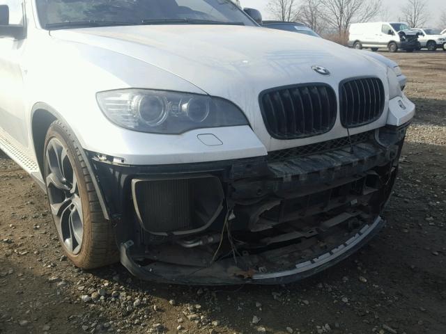 5UXFG8C58BLZ96868 - 2011 BMW X6 XDRIVE5 SILVER photo 9