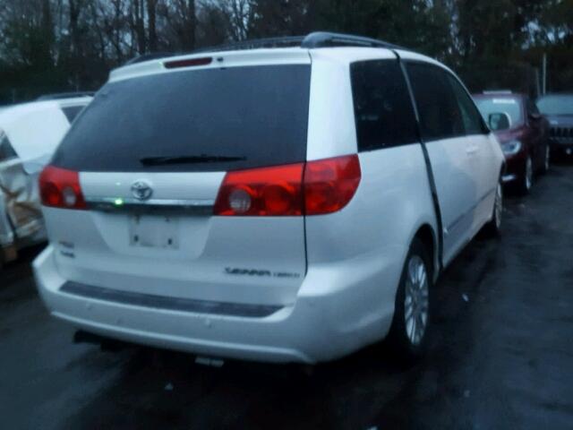 5TDZK22C67S085020 - 2007 TOYOTA SIENNA XLE WHITE photo 4