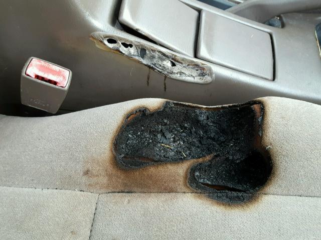 JT2BG22K8X0374311 - 1999 TOYOTA CAMRY LE WHITE photo 9