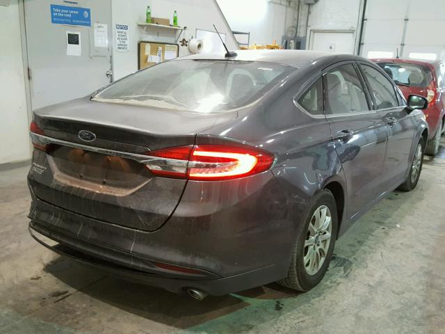 3FA6P0G7XHR163295 - 2017 FORD FUSION S GRAY photo 4