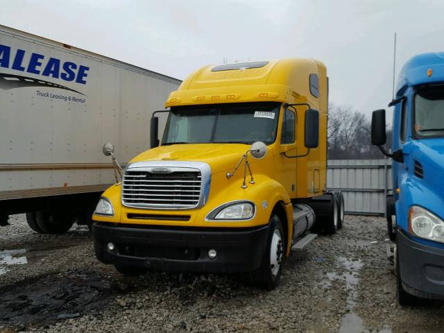1FUJA6CK27LX35291 - 2007 FREIGHTLINER CONVENTION YELLOW photo 2