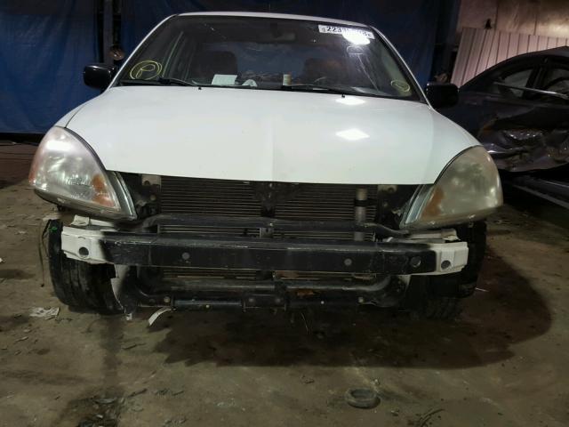 JA3AJ26EX4U036422 - 2004 MITSUBISHI LANCER ES WHITE photo 9