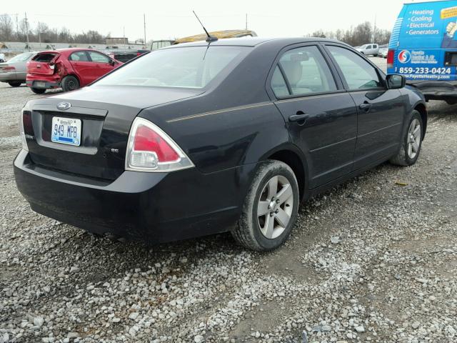 3FAHP07Z67R244612 - 2007 FORD FUSION SE BLACK photo 4