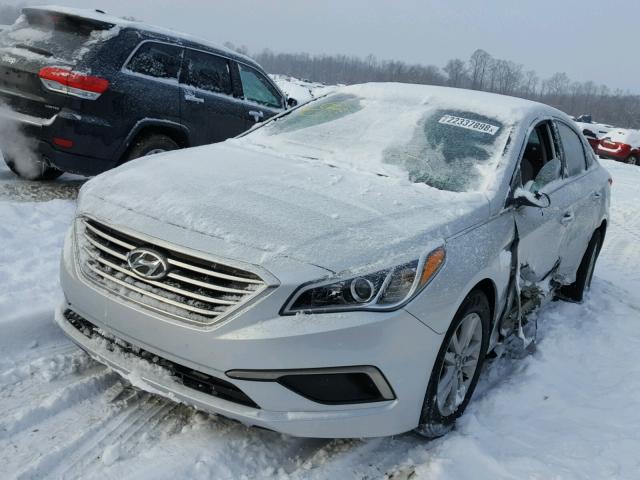 5NPE24AFXGH303357 - 2016 HYUNDAI SONATA SE SILVER photo 2