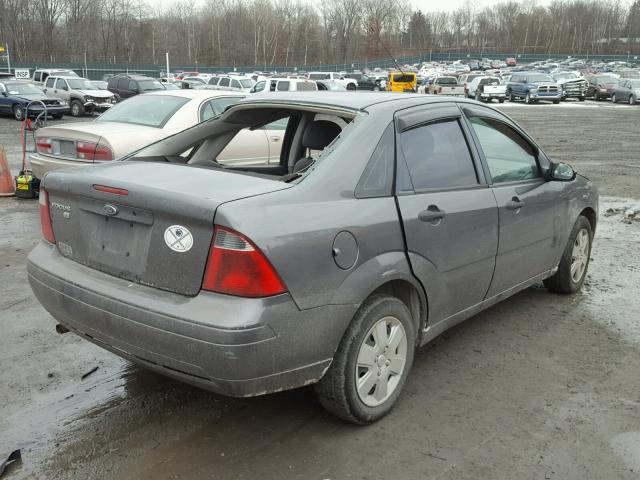 1FAHP34NX7W360671 - 2007 FORD FOCUS ZX4 GRAY photo 4