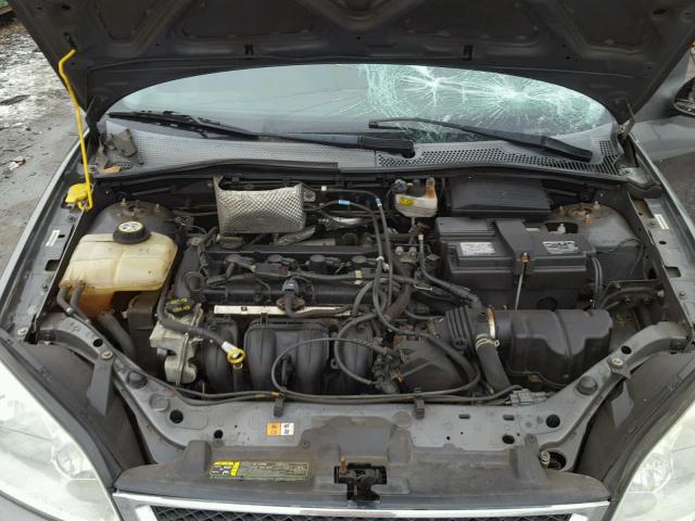 1FAHP34NX7W360671 - 2007 FORD FOCUS ZX4 GRAY photo 7