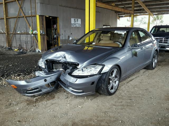 WDDNG7DB3DA504845 - 2013 MERCEDES-BENZ S 550 GRAY photo 2