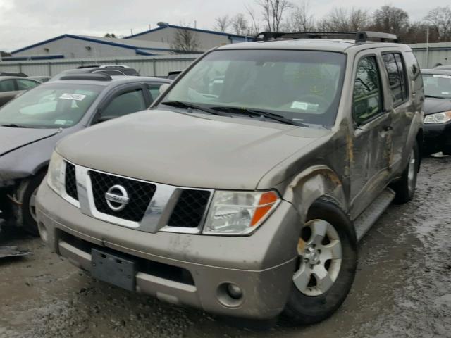 5N1AR18W35C772597 - 2005 NISSAN PATHFINDER GOLD photo 2