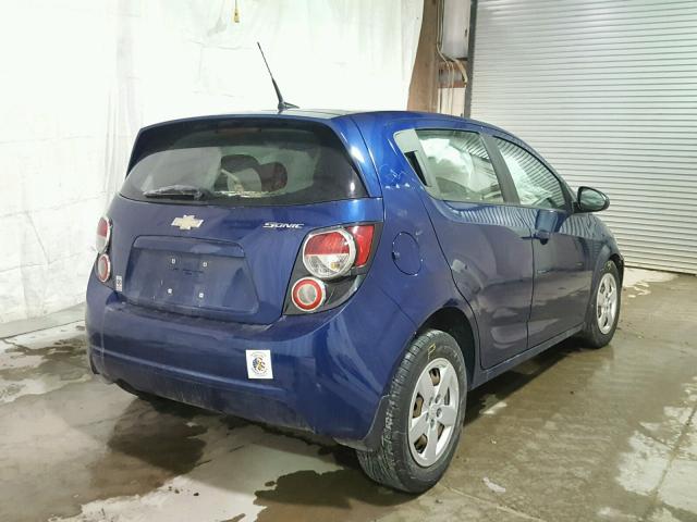 1G1JA6SH8D4186255 - 2013 CHEVROLET SONIC LS 蓝色 照片 4