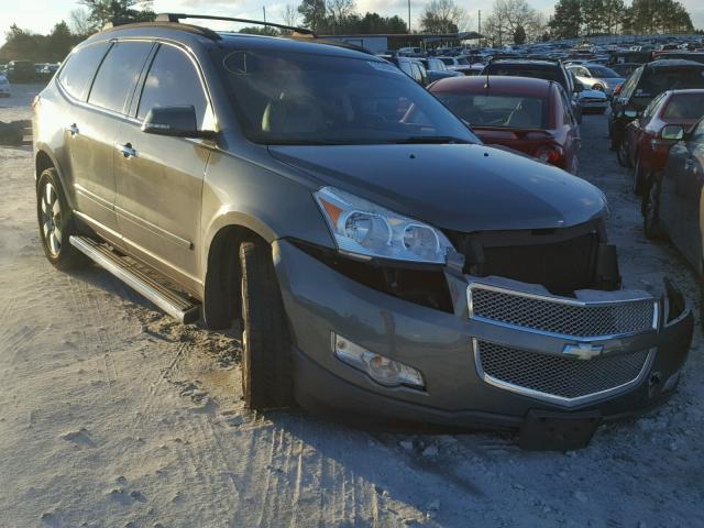 1GNKVLEDXBJ161743 - 2011 CHEVROLET TRAVERSE L GRAY photo 1