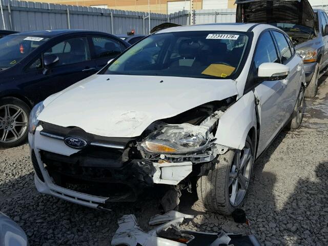 1FADP3K26EL331867 - 2014 FORD FOCUS SE WHITE photo 2