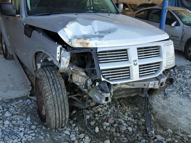 1D4PT5GK8BW544260 - 2011 DODGE NITRO SXT SILVER photo 9