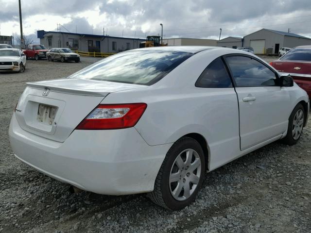 2HGFG12608H551129 - 2008 HONDA CIVIC LX WHITE photo 4