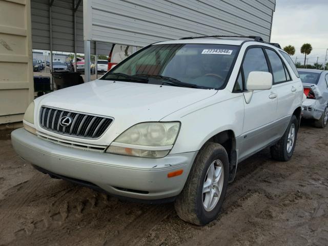 JTJGF10U010110955 - 2001 LEXUS RX WHITE photo 2