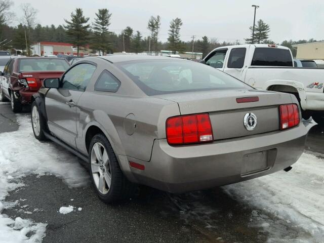 1ZVFT80N155128105 - 2005 FORD MUSTANG GRAY photo 3