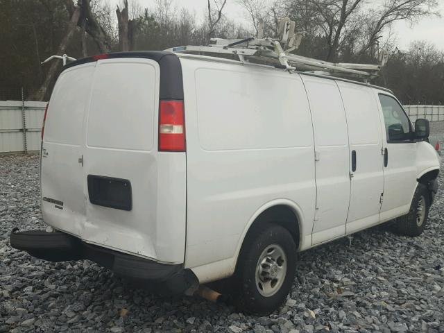 1GCWGFCA7D1193163 - 2013 CHEVROLET EXPRESS G2 WHITE photo 4