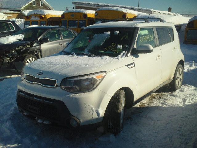 KNDJN2A29F7216690 - 2015 KIA SOUL WHITE photo 2