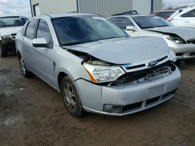 1FAHP35N28W184327 - 2008 FORD FOCUS SE SILVER photo 1