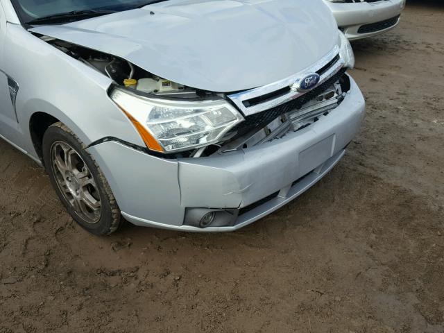 1FAHP35N28W184327 - 2008 FORD FOCUS SE SILVER photo 9