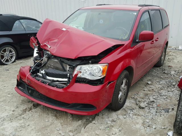 2C4RDGCG0DR636989 - 2013 DODGE GRAND CARA RED photo 2