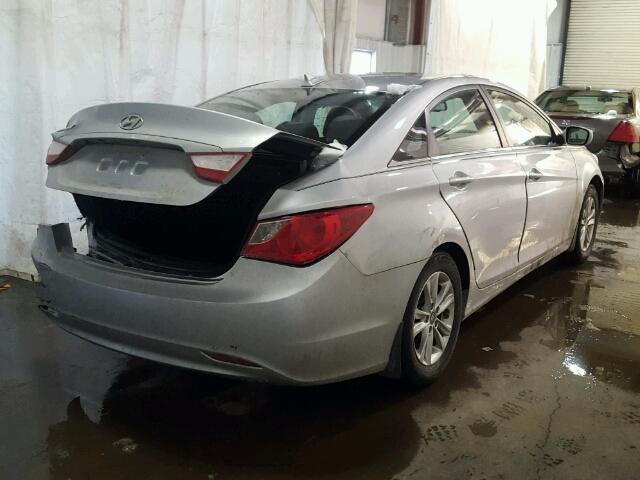 5NPEB4AC1DH744540 - 2013 HYUNDAI SONATA GLS SILVER photo 4