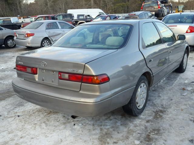 JT2BG22KXW0185965 - 1998 TOYOTA CAMRY CE BEIGE photo 4