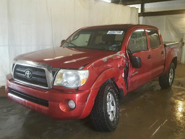 5TELU42NX6Z208154 - 2006 TOYOTA TACOMA DOU RED photo 2