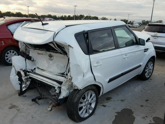 KNDJT2A53D7516822 - 2013 KIA SOUL WHITE photo 4