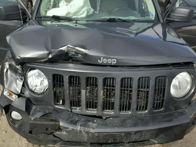 1J4NF1GB2AD674995 - 2010 JEEP PATRIOT SP GRAY photo 7