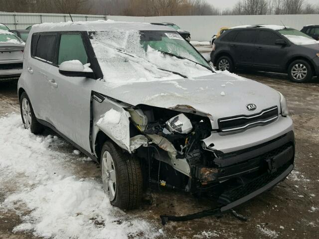 KNDJN2A29H7486568 - 2017 KIA SOUL SILVER photo 1