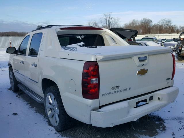 3GNTKGE76CG105168 - 2012 CHEVROLET AVALANCHE WHITE photo 3