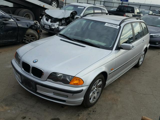 WBAAR3342YJM02373 - 2000 BMW 323 IT SILVER photo 2