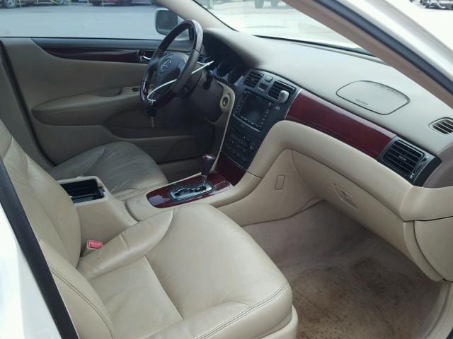 JTHBA30G045002410 - 2004 LEXUS ES 330 WHITE photo 5