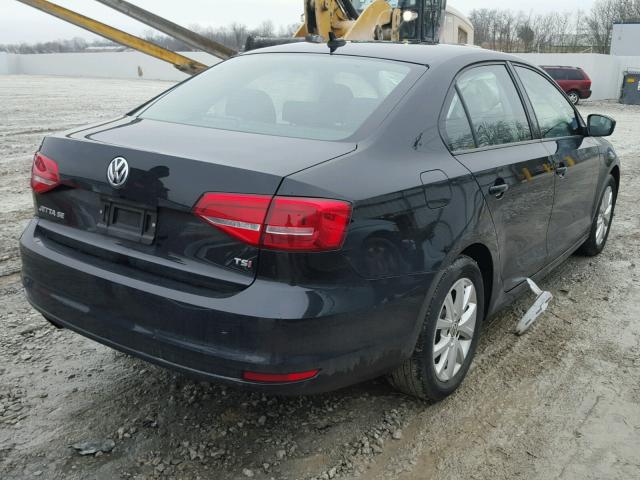 3VWD17AJ9FM413729 - 2015 VOLKSWAGEN JETTA SE BLACK photo 4