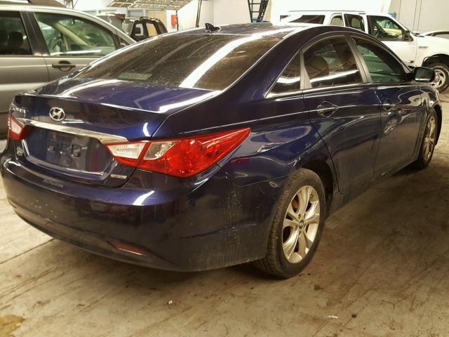 5NPEC4ACXDH619694 - 2013 HYUNDAI SONATA SE BLUE photo 4