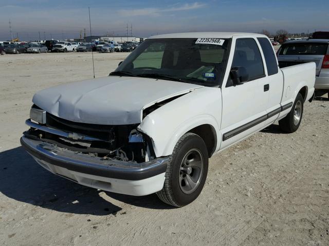 1GCCS19X138114091 - 2003 CHEVROLET S TRUCK S1 WHITE photo 2