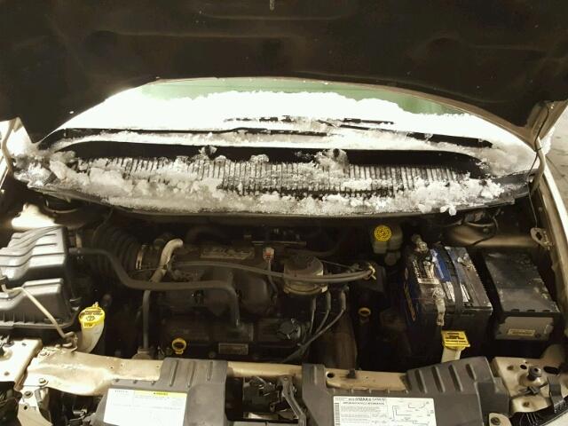 2A4GP54L26R663266 - 2006 CHRYSLER TOWN & COU GOLD photo 7