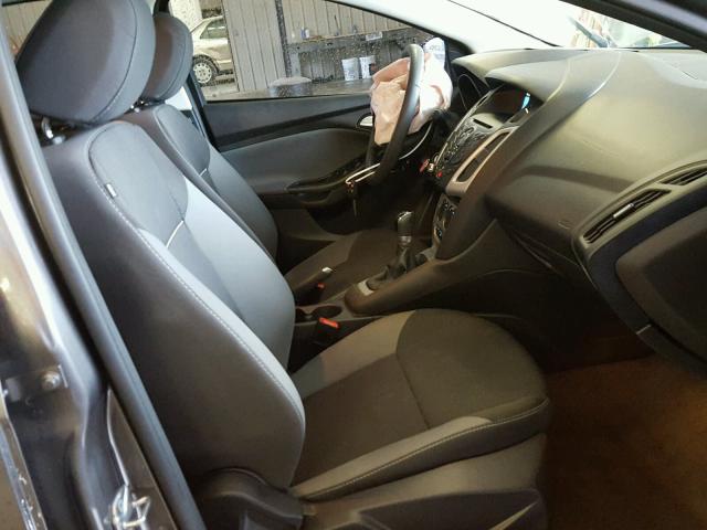 1FADP3F20DL349340 - 2013 FORD FOCUS SE GRAY photo 5