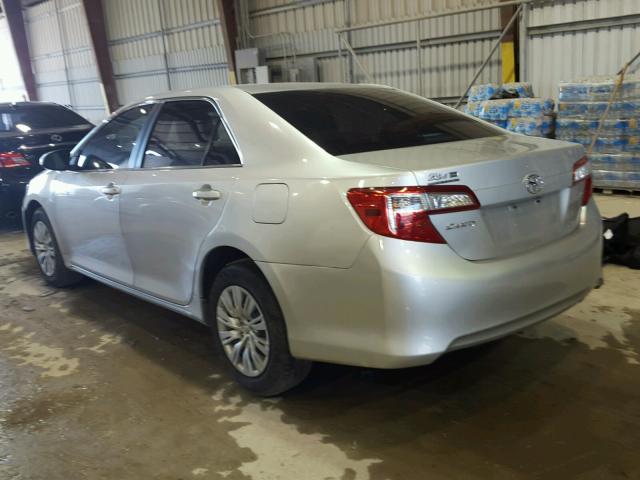 4T1BF1FK7CU005405 - 2012 TOYOTA CAMRY BASE SILVER photo 3