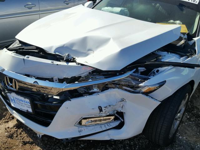 1HGCV1F65JA053063 - 2018 HONDA ACCORD EXL WHITE photo 9