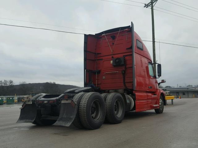 4V4NC9EG2FN178578 - 2015 VOLVO VN VNL RED photo 4